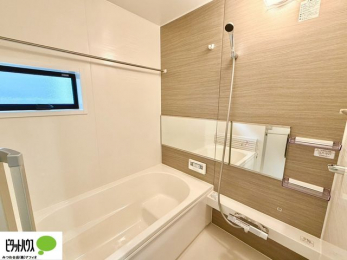 �����@�����̔�������Ă����o�X���[���͍L�X�������B�x���͂��q�l�ƈꏏ�ɗV�тȂ������܂��ˁB