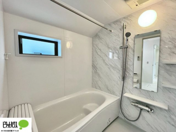 �����@�{�H��ʐ^�@�����̔�������Ă���闁���͍L�X�������B�x���͂��q�l�ƈꏏ�ɗV�тȂ������܂��ˁB
