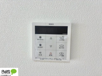 ���̑��@�{�H��ʐ^�F�I�[�g�o�X�Ȃ̂ŁA�����ȊO����ł����x�����Ȃǂ̑��삪�ł��܂��B