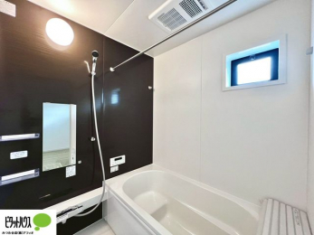 �����@�{�H��ʐ^�F�����̔�������Ă���闁���͍L�X�������B�x���͂��q�l�ƈꏏ�ɗV�тȂ������܂��ˁB