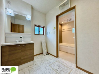���ʑ�E���ʏ��@�{�H��ʐ^�F���ʎ��ɏ���������A�J�r�\�h�ɂ��B�傫�ȋ��Ō��₷�����ʉ��ϑ�ł�
