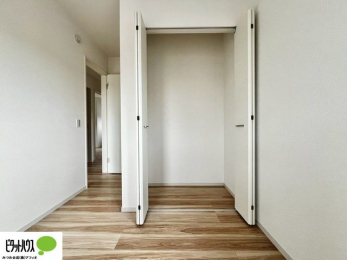 �q�������@�傫�Ȏ��[�͂��m����ׂ����G�݂������Ղ肵�܂��܂��B